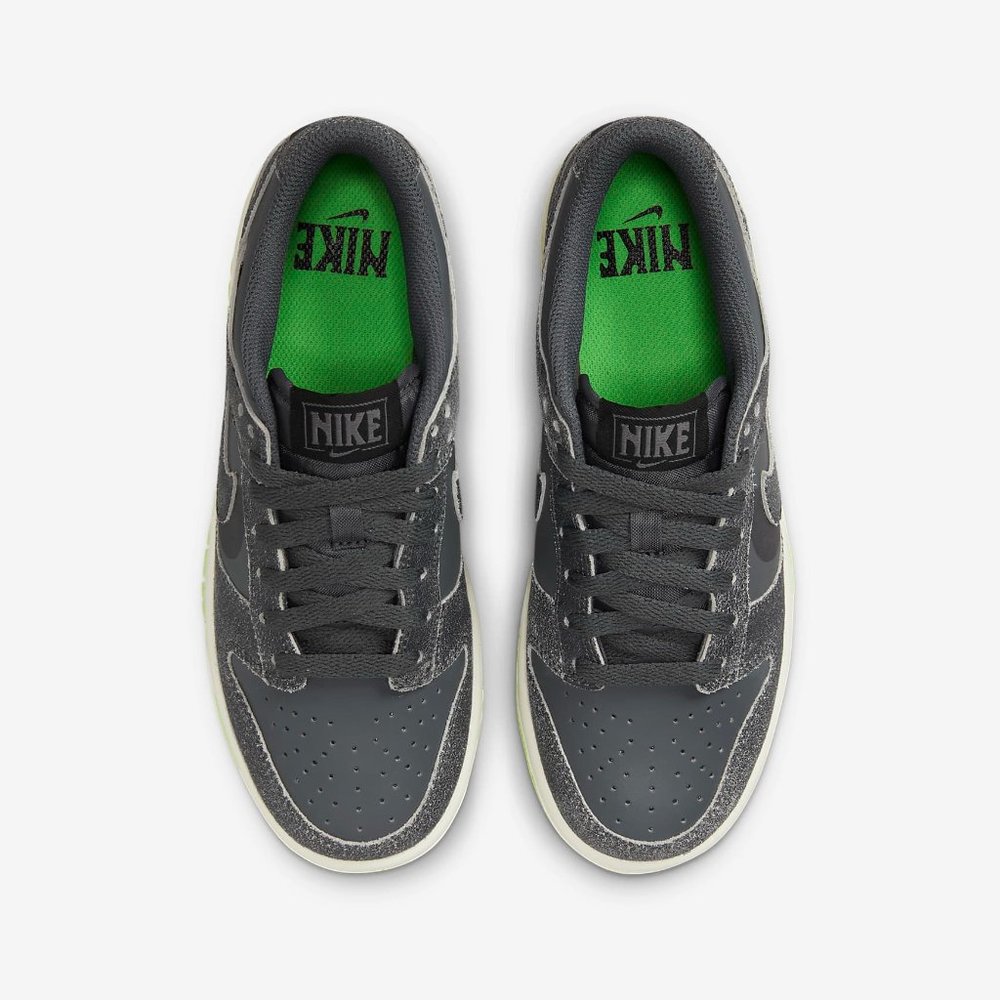 Nike Dunk Low SE  5.5 Youth